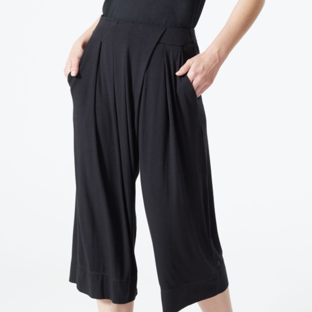 Pendant Wide Leg Crop - Black